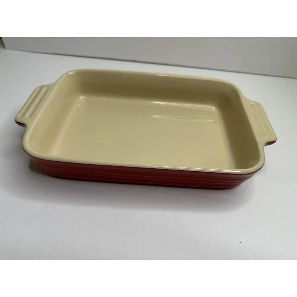 Le Creuset Red Ceramic Baking Pan Rectangle side handles 10 - 20 EUC